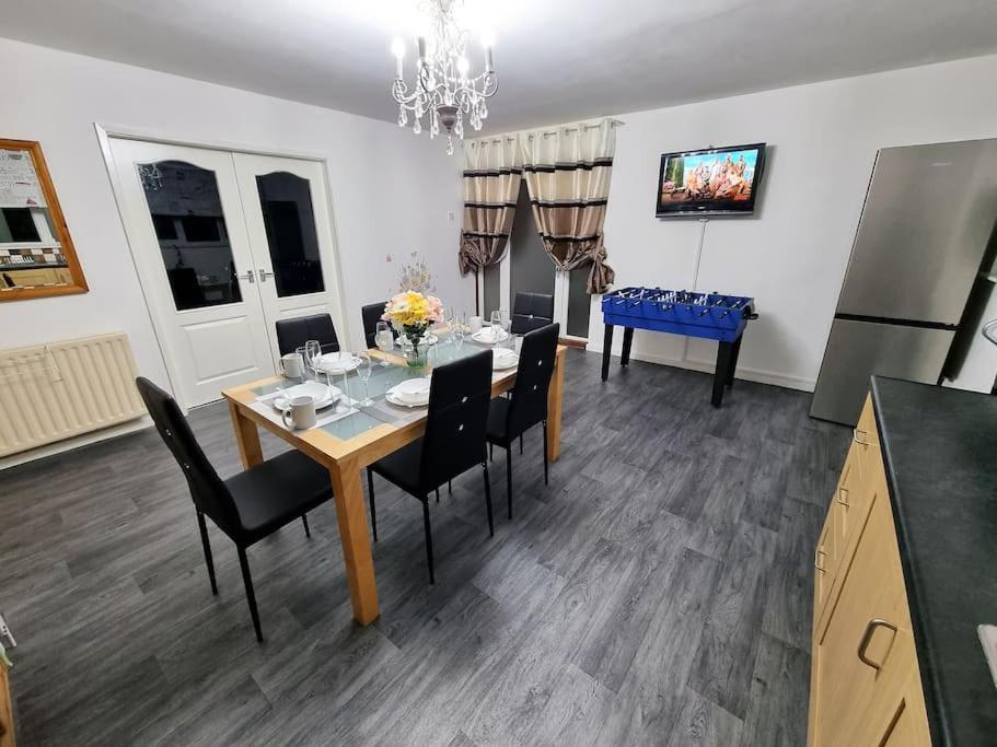 *C.Sani* Setup For Your Most Relaxed & Amazing Stay + Free Parking + Free Fast Wifi * Leeds (West Yorkshire) Exterior foto