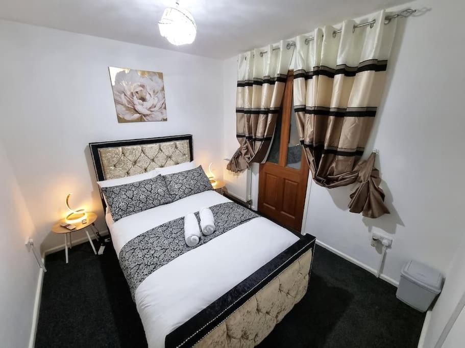 *C.Sani* Setup For Your Most Relaxed & Amazing Stay + Free Parking + Free Fast Wifi * Leeds (West Yorkshire) Exterior foto