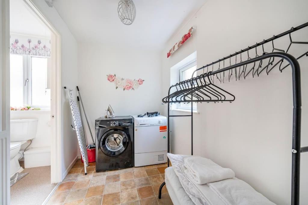 *C.Sani* Setup For Your Most Relaxed & Amazing Stay + Free Parking + Free Fast Wifi * Leeds (West Yorkshire) Exterior foto